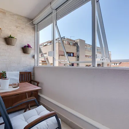 Apartament Paloma *
