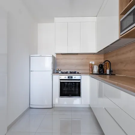 Paloma Apartment *