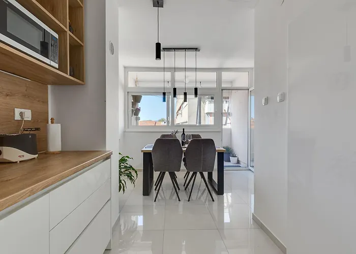 Paloma Apartment *